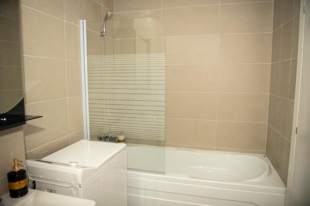 Raphael Apartment North Bucharest Cosmopolis Stefanestii de Jos Zewnętrze zdjęcie